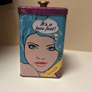 Benefit container